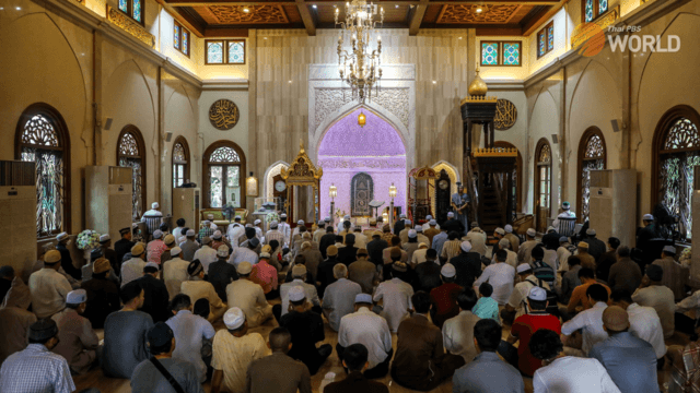 IN PICTURES - Eid al-Fitr prayer said at Bangkok’s historic Tonson Mosque