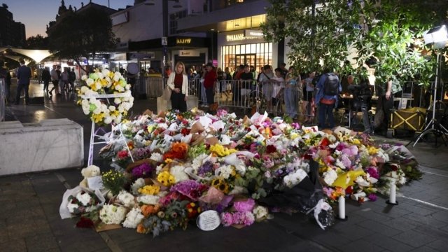 Police probe killer's targeting of women in Sydney mall attack