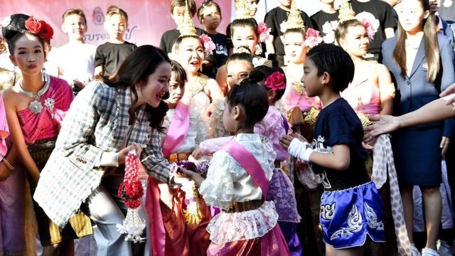 PM Paetongtarn greeted with mix of cheers and boos in LA