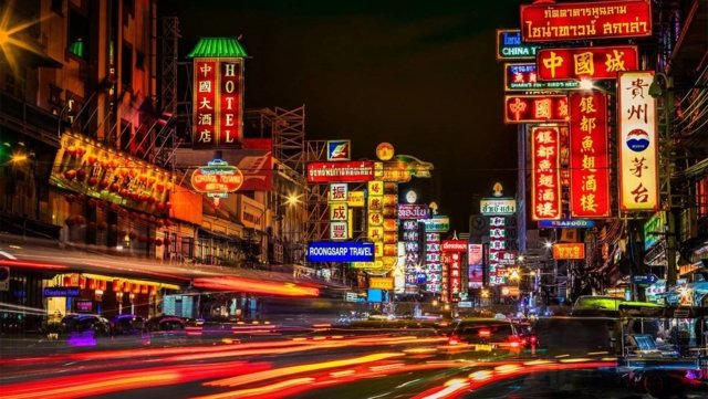Experience Thai-Chinese ties through noodles, tea, and neon-lit streets Experience Thai-Chinese ties through noodles, tea, and neon-lit streets