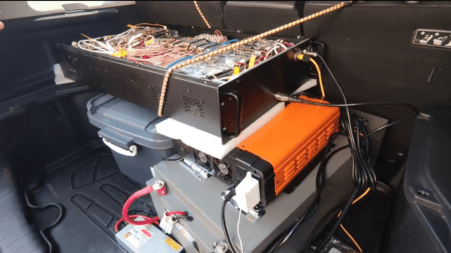Two Chinese arrested and mobile cellular base station seized in Bangkok Two Chinese arrested and mobile cellular base station seized in Bangkok