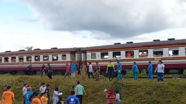 Four killed, six injured in a truck-train collision in Trang Four killed, six injured in a truck-train collision in Trang