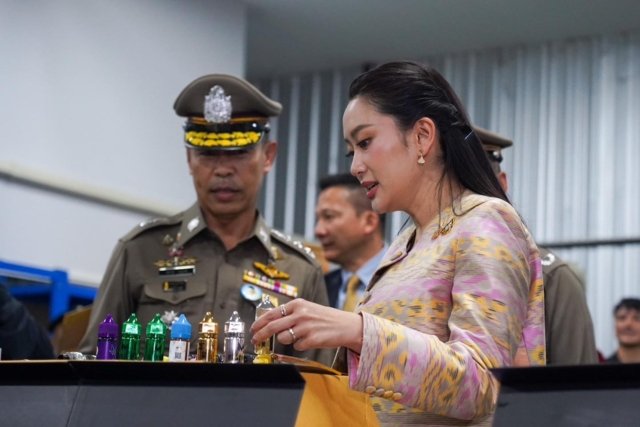 Biggest-ever bust on e-cigarette network in Nonthaburi Biggest-ever bust on e-cigarette network in Nonthaburi