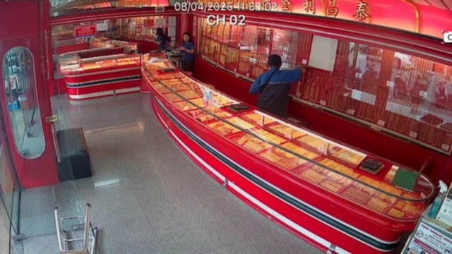 Lone gunman steals gold worth Bt9m from shop in Hat Yai