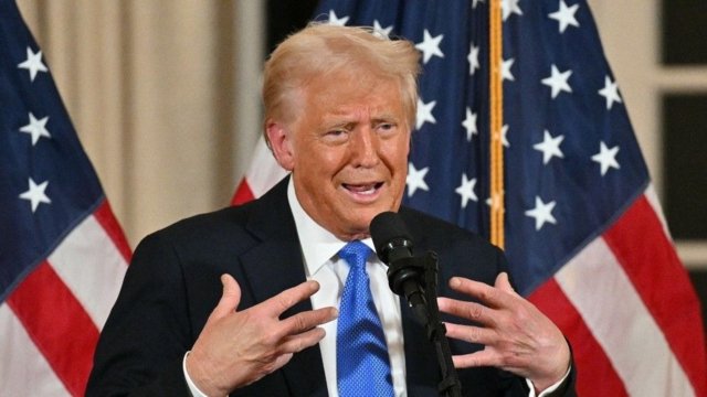 US senators ask SEC for Trump insider trading probe US senators ask SEC for Trump insider trading probe