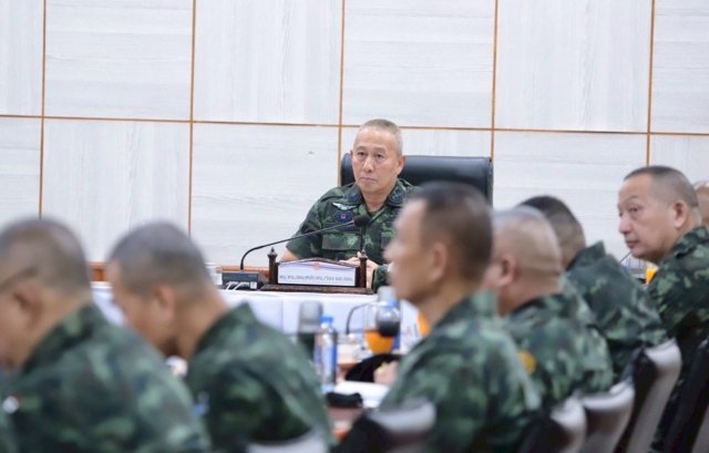 Two army officers injured by explosion in Yala yesterday evening Two army officers injured by explosion in Yala yesterday evening