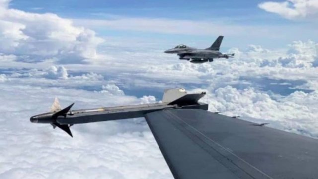 Two F16s sent to intercept Myanmar aircraft near border in Tak province Two F16s sent to intercept Myanmar aircraft near border in Tak province