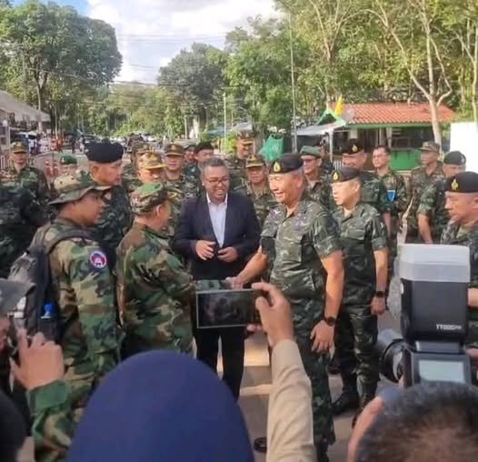 Border tensions ease as Thai, Cambodian troops pull back