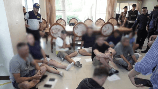 Thai-Australian police raid boiler room in Samut Prakan, arrest 13 foreigners Thai-Australian police raid boiler room in Samut Prakan, arrest 13 foreigners