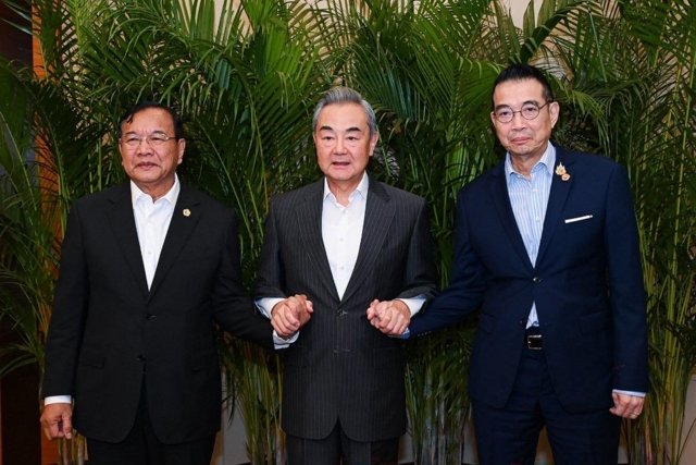 ‘Tea meeting’ diplomacy: China hosts Thai–Cambodian FMs for peace talks ‘Tea meeting’ diplomacy: China hosts Thai–Cambodian FMs for peace talks