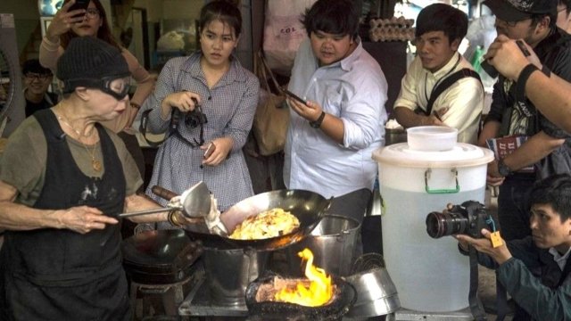 Bangkok's Michelin-starred Jay Fai fined over Bt4,000 omelette