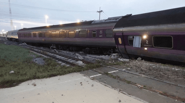 Express train derails in Prachuap Khiri Khan, injuring nine
