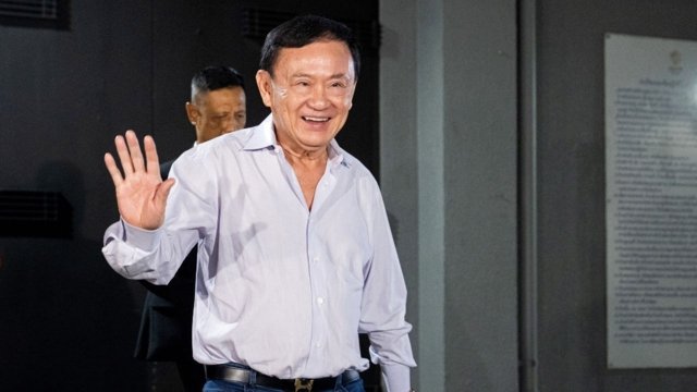 Thaksin in Dubai, but promises to return for Supreme Court verdict on September 9th