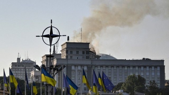 Russia hits seat of Ukraine government in war's biggest air attack Russia hits seat of Ukraine government in war's biggest air attack