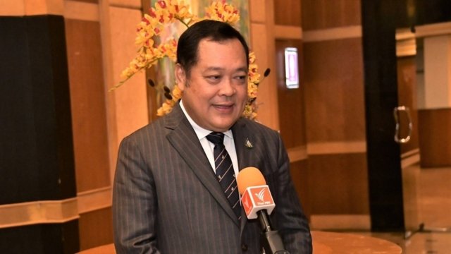 Ex-justice minister grills PM over Khao Kradueng land controversy Ex-justice minister grills PM over Khao Kradueng land controversy