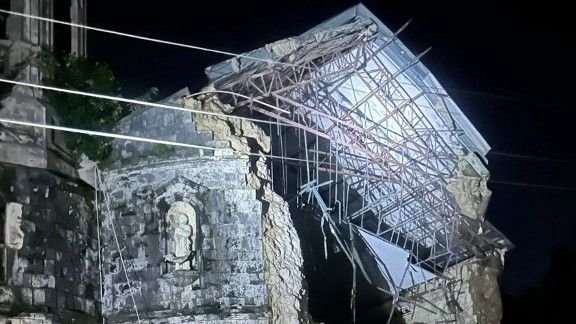 Strong quake in central Philippines kills 26 as search ongoing Strong quake in central Philippines kills 26 as search ongoing