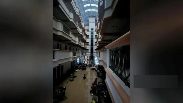 Many Malaysian visitors still trapped in hotels, waiting for help Many Malaysian visitors still trapped in hotels, waiting for help