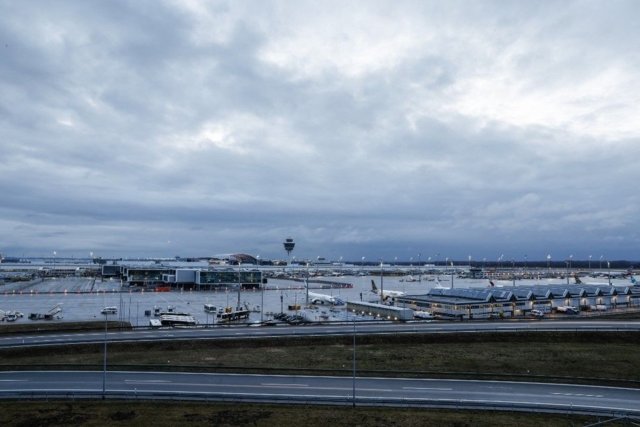 Munich airport halts flights after drone sightings