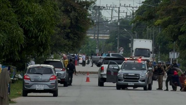 Officer, insurgent killed in Pattani; six injured in Narathiwat blast
