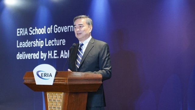 Abhisit reaffirms integrity and principles in leadership Abhisit reaffirms integrity and principles in leadership