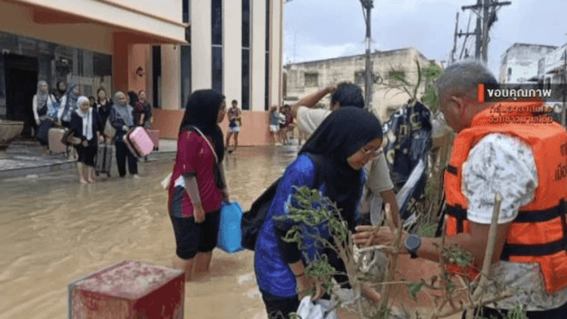 Over 4,000 stranded Malaysian tourists return home Over 4,000 stranded Malaysian tourists return home