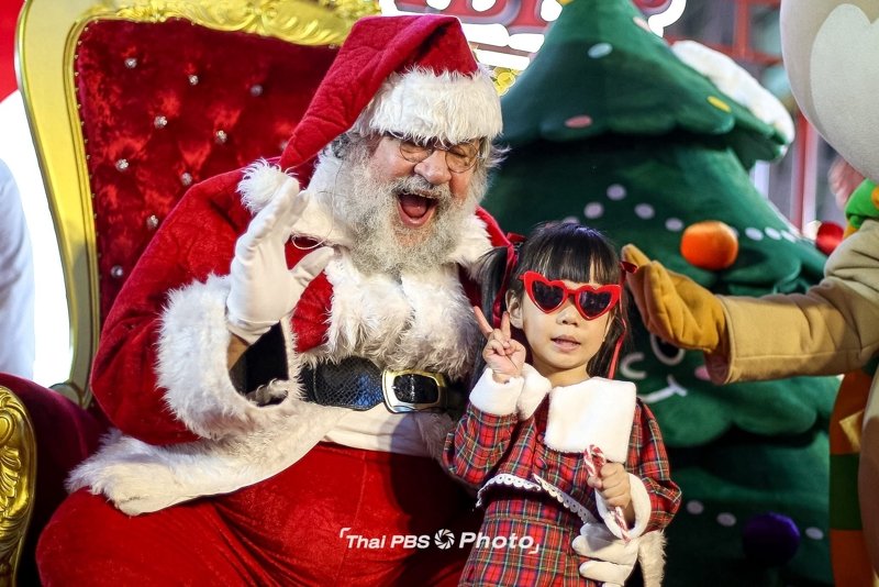 How Thais celebrate Christmas in Bangkok