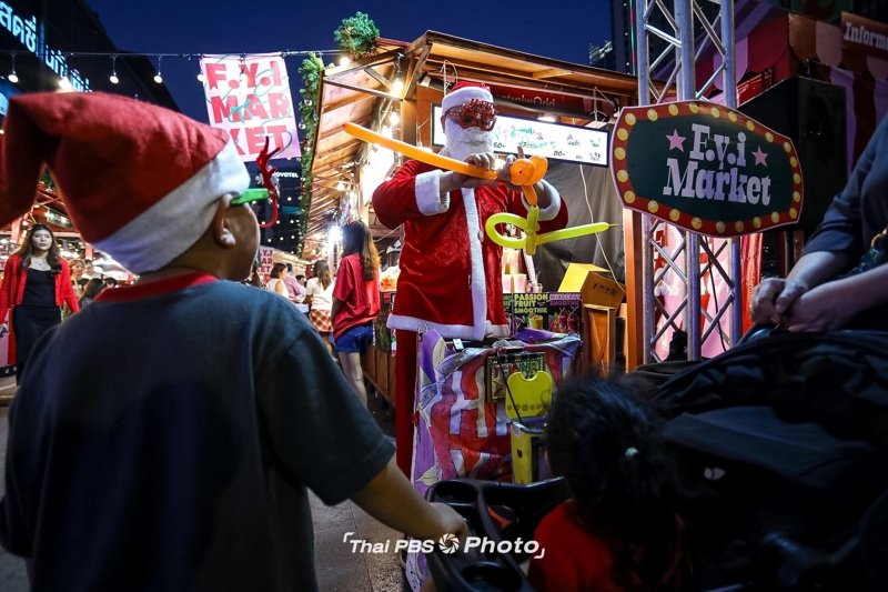 How Thais celebrate Christmas in Bangkok