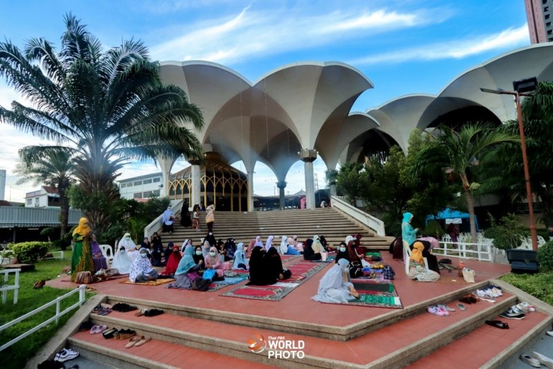Many muslims in Bangkok