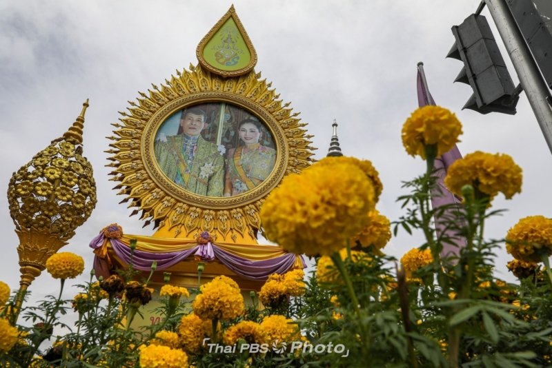 Bangkok filled with floral tributes