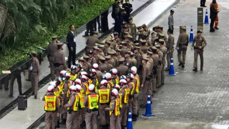 Senatorial candidates on national rounds voting day
