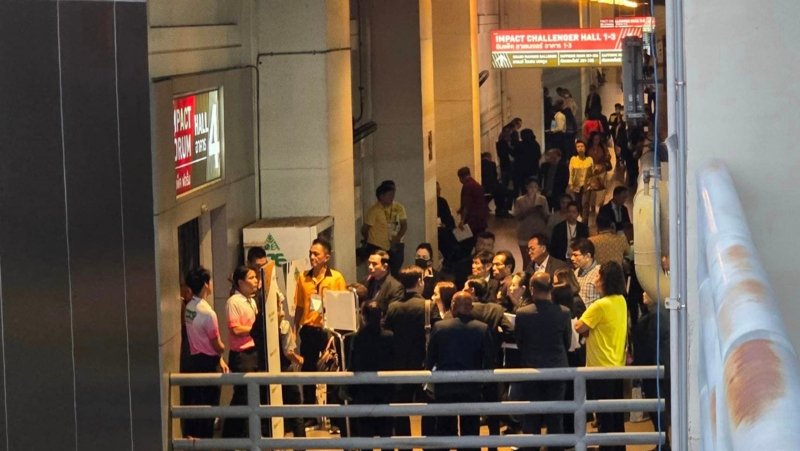Senatorial candidates on national rounds voting day