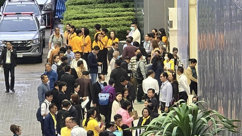 Senatorial candidates on national rounds voting day