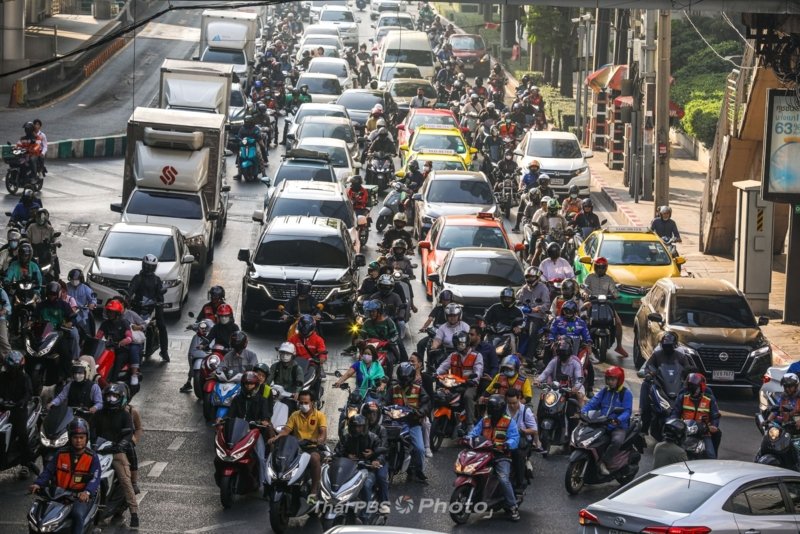 Air pollution in Bangkok reaches unhealthy levels