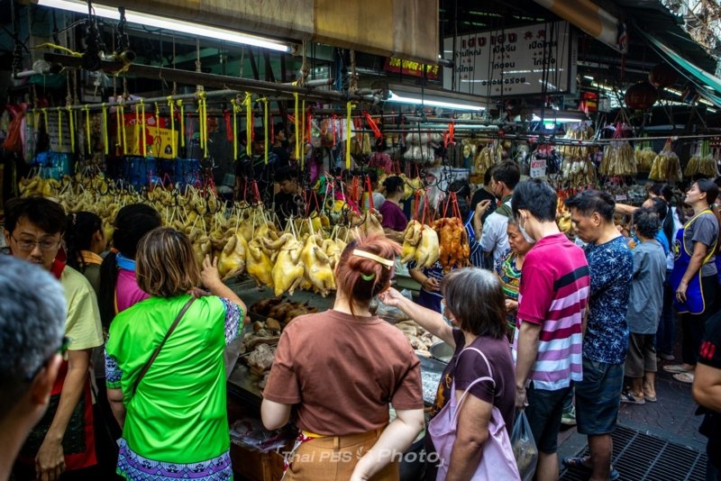 Yaowarat market bustling ahead of Chinese New Year