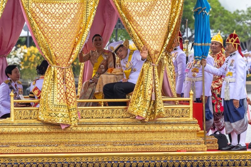The Royal Barge Procession - in pictures