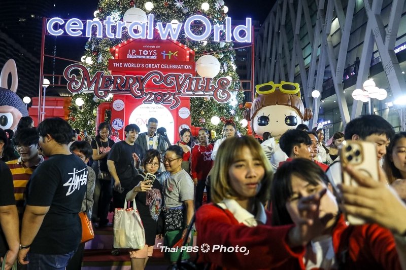 How Thais celebrate Christmas in Bangkok