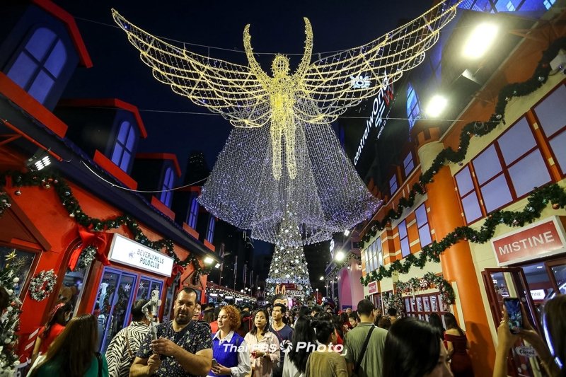 How Thais celebrate Christmas in Bangkok