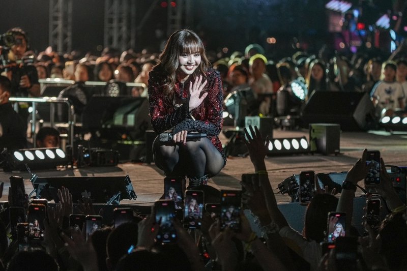 LISA performs at Thailand Amazing Countdown 2025