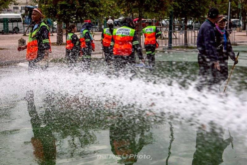 Big cleaning after Songkran festivities