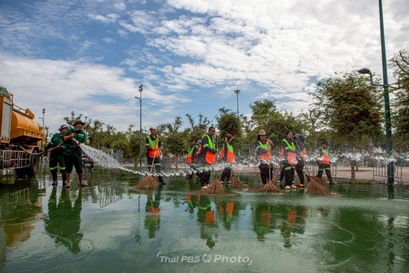 Big cleaning after Songkran festivities