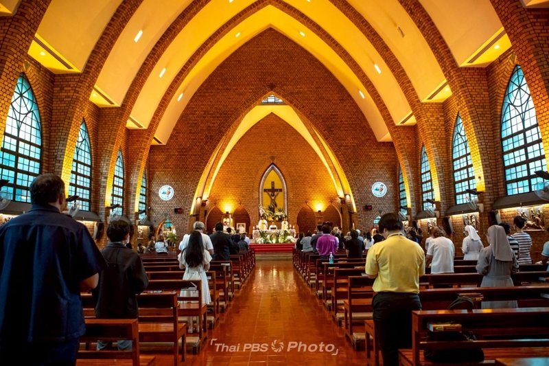 Christians in Bangkok mourn passing of Pope Francis