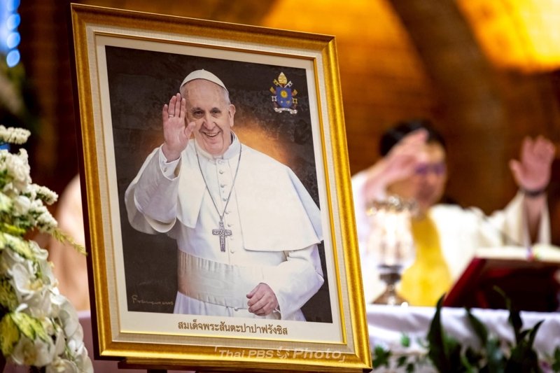 Christians in Bangkok mourn passing of Pope Francis