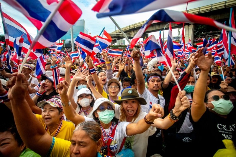 Mass protests against PM Paetongtarn - in pictures