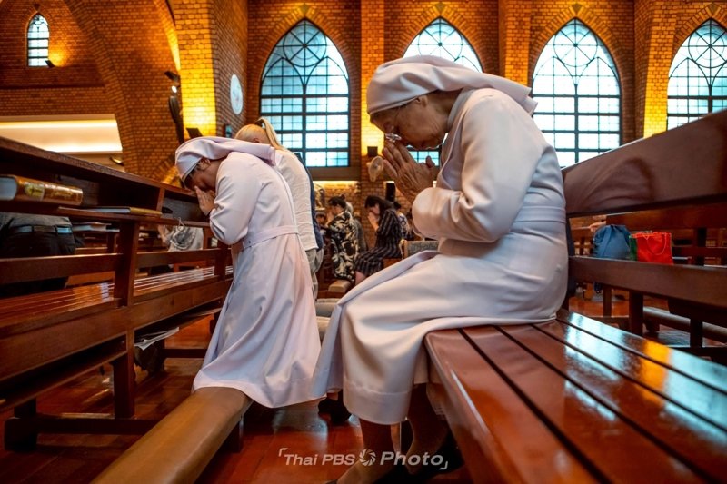 Christians in Bangkok mourn passing of Pope Francis