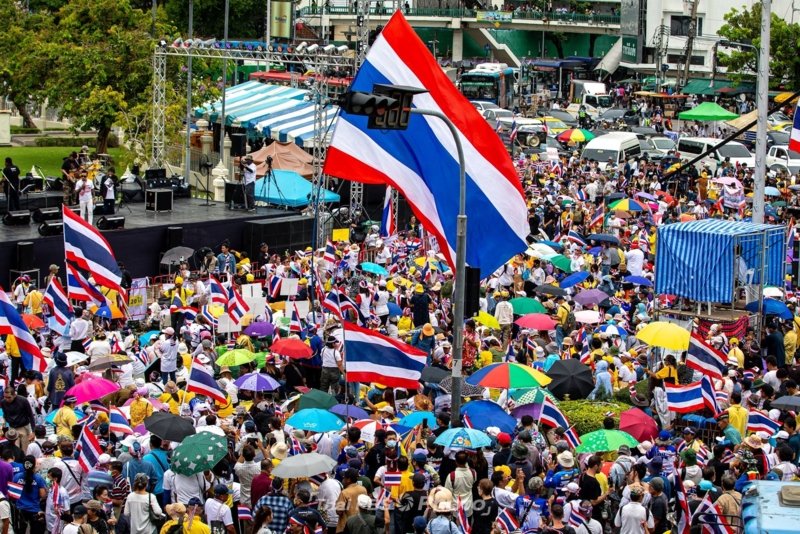 Mass protests against PM Paetongtarn - in pictures