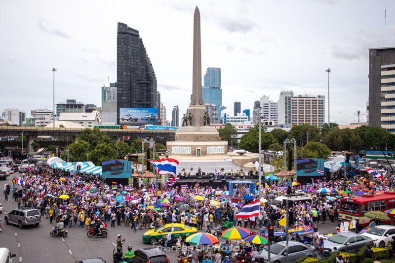 Mass protests against PM Paetongtarn - in pictures