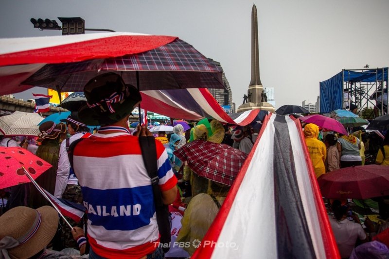 Mass protests against PM Paetongtarn - in pictures