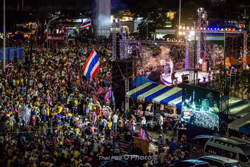 Mass protests against PM Paetongtarn - in pictures