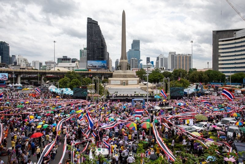 Mass protests against PM Paetongtarn - in pictures