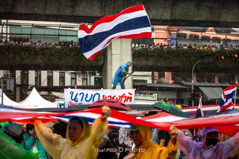 Mass protests against PM Paetongtarn - in pictures